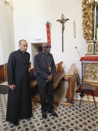 Ksiądz Kardynał Rober Sarah z wizytą w klasztorze sieradzkim