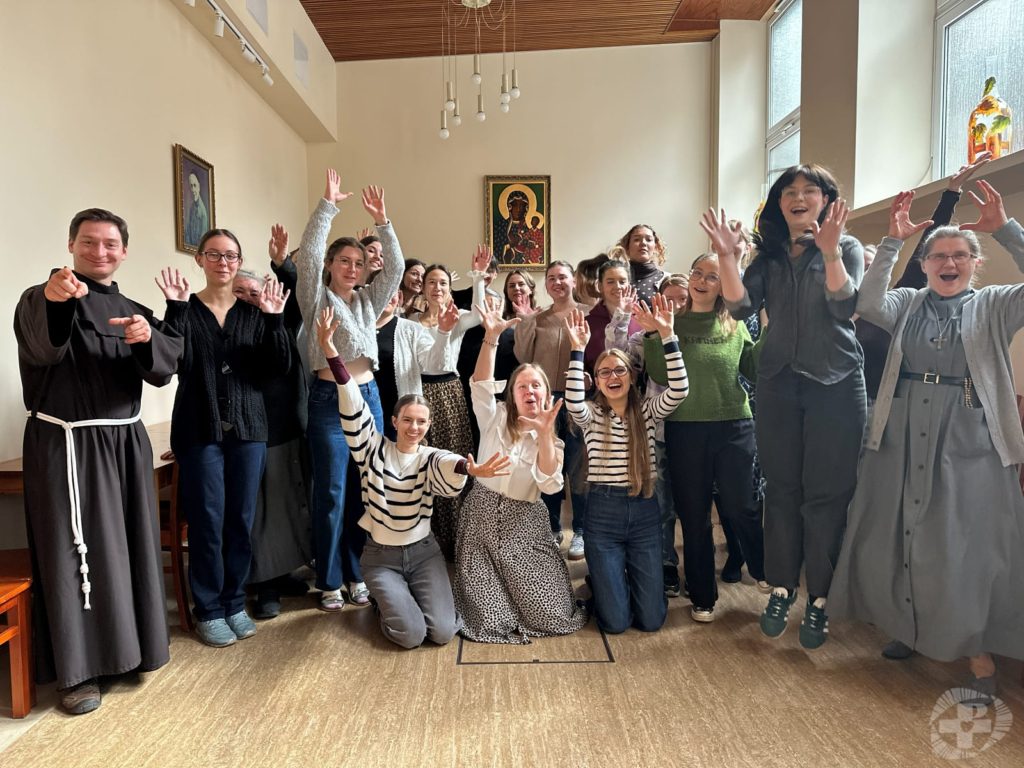 Szkarłatne nici – spotkanie studenckie